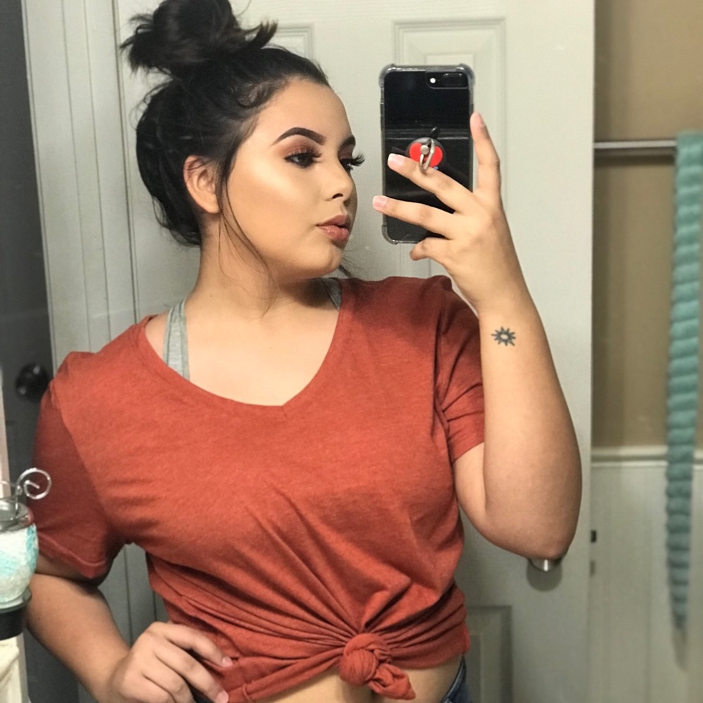 Meet your Posher, Ayleen